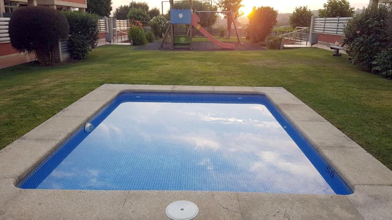 Chalet Vacacional Salnes Sur Con Piscina كامبادوس المظهر الخارجي الصورة